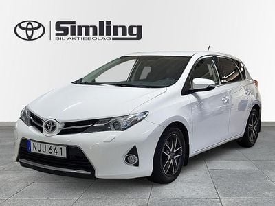 Vit Begagnad 2015 Toyota Auris Edition Halvkombi | 99 900 kr (Marknadspris)
