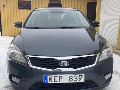 Grå Begagnad 2010 Kia Ceed EX Halvkombi | 44 900 kr (Bra pris)