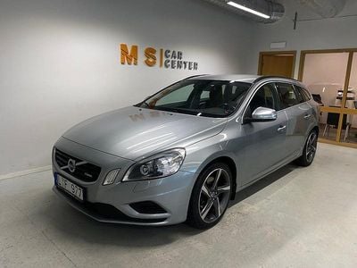 Begagnad Volvo V60 R-Design 163 HK (119 kW) 2011 Silver Kombi