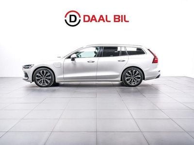 Vit Begagnad 2025 Volvo V60 Core Kombi | 359 700 kr