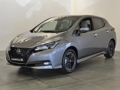 Begagnad Nissan Leaf N-Connecta 110 kW (150 HK) 2022 Grå Halvkombi