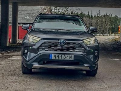 Begagnad 2022 Toyota RAV4 Hybrid SUV | 380 000 kr (Bra pris)