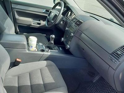 Ser ut mer som mörl grå Begagnad 2007 VW Touareg SUV | 60 000 kr