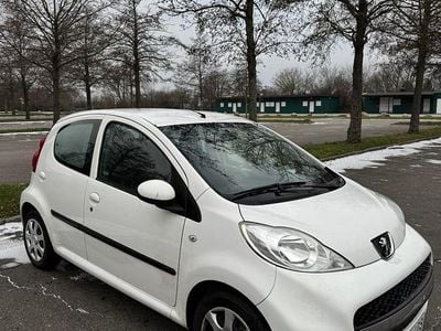 Begagnad Peugeot 107 68 HK (50 kW) 2011 Halvkombi