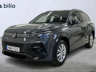 Grå Begagnad 2025 VW Tiguan SUV | 579 800 kr