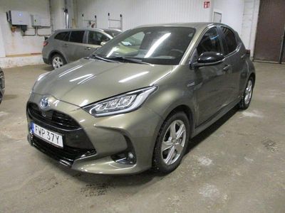 Grön Begagnad 2020 Toyota Yaris Hybrid Edition Halvkombi | 198 000 kr (Marknadspris)