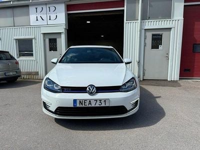 Begagnad VW Golf VII GTE 204 HK (150 kW) 2016 Vit Halvkombi