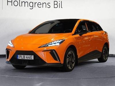 Begagnad MG MG4 EV 150 kW (204 HK) 2022 Orange Halvkombi