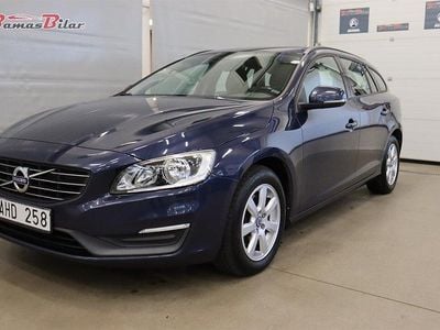 Blå Begagnad 2014 Volvo V60 Kinetic Kombi | 95 900 kr (Marknadspris)