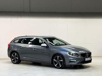 Grå Begagnad 2016 Volvo V60 R-Design Kombi | 159 900 kr (Marknadspris)