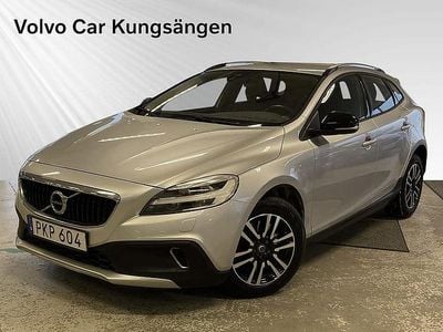 Silver Begagnad 2017 Volvo V40 Business Edition Halvkombi | 174 900 kr (Marknadspris)
