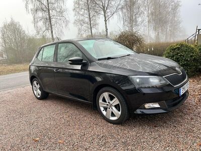 begagnad Skoda Fabia 1.2 TSI Manuell Drag