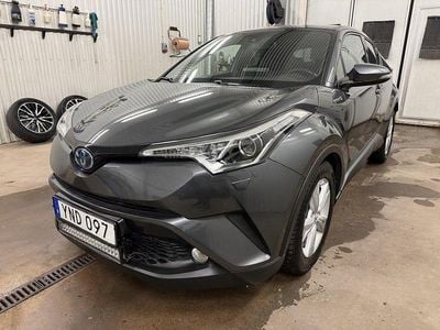 Begagnad Toyota C-HR Executive 122 HK (89 kW) 2017 Grå SUV
