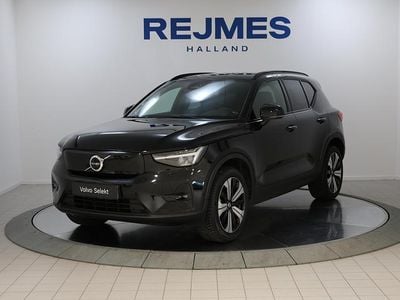 Svart Begagnad 2022 Volvo XC40 Plus SUV | 389 500 kr (Marknadspris)