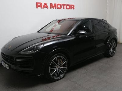 Svart Begagnad 2023 Porsche Cayenne Turbo S SUV | 1 399 900 kr