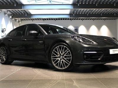 Grå Begagnad 2021 Porsche Panamera 4 Sedan | 775 000 kr (Marknadspris)