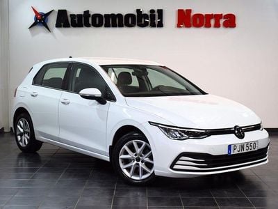 Begagnad VW Golf VIII 110 HK (80 kW) 2023 Vit Halvkombi