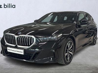 Svart Begagnad 2025 BMW 530e M Sport Kombi | 639 900 kr (Marknadspris)