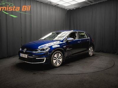 Blå Begagnad 2018 VW e-Golf Halvkombi | 168 800 kr (Marknadspris)