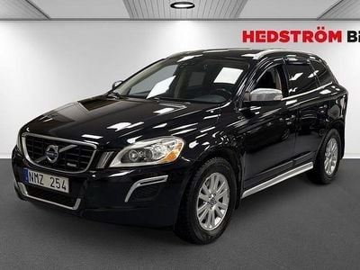 Svart Begagnad 2011 Volvo XC60 R-Design SUV | 149 000 kr (Marknadspris)