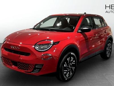 Röd (red) Ny 2025 Fiat 600 Lounge SUV | 305 800 kr