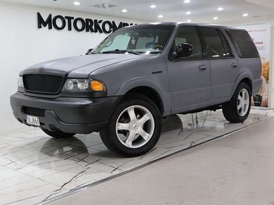 Svart Begagnad 2001 Lincoln Navigator SUV | 49 900 kr