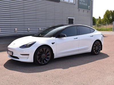 begagnad Tesla Model 3 Performance 513hk AWD Panorama