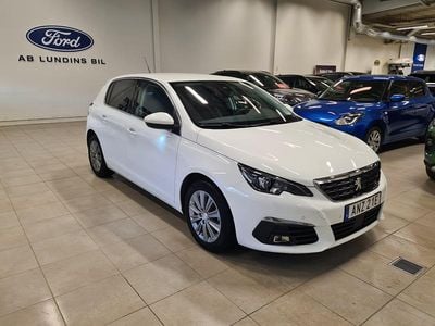 Vit Begagnad 2021 Peugeot 308 Allure Halvkombi | 218 000 kr (Marknadspris)