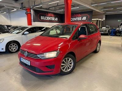 Röd Begagnad 2017 VW Golf VII S Halvkombi | 99 900 kr (Superpris)