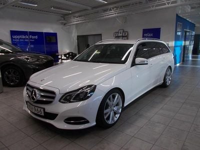 Vit Begagnad 2014 Mercedes E220 | 199 400 kr