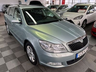 Begagnad Skoda Octavia Elegance 123 HK (90 kW) 2010 Ljusgrön (grön) Kombi