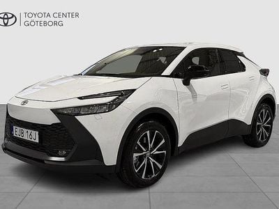 Vit Ny 2025 Toyota C-HR Style SUV | 399 900 kr (Marknadspris)