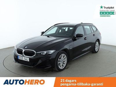 Svart Begagnad 2022 BMW 330e Kombi | 314 000 kr (Bra pris)