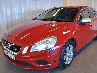 Röd Begagnad 2011 Volvo V60 R-Design Kombi | 76 000 kr (Marknadspris)