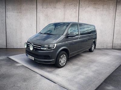 Begagnad VW Caravelle Comfortline 150 HK (110 kW) 2015 Grå Minibuss