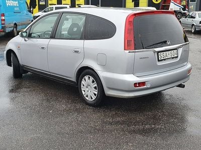 Ljusgrå Begagnad 2001 Honda Stream Minibuss | 19 900 kr