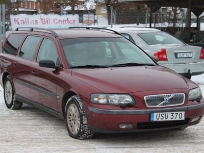 Röd Begagnad 2004 Volvo V70 Business Edition Kombi | 29 899 kr (Bra pris)