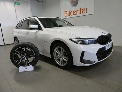 Begagnad BMW 330e M Sport 184 HK (135 kW) 2022 Vit Kombi