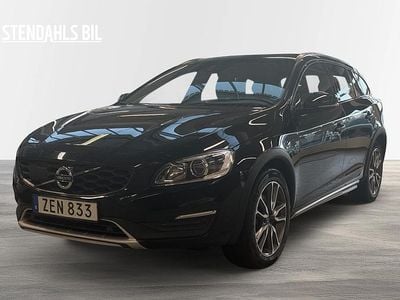 Begagnad Volvo V60 CC Standard 192 HK (141 kW) 2018 Svart Kombi