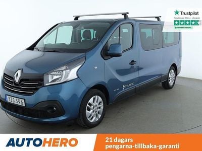 Blå Begagnad 2017 Renault Trafic Minibuss | 174 000 kr (Dyr)