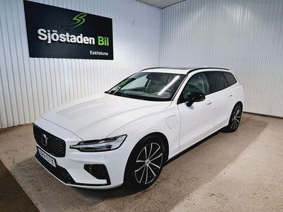 Begagnad Volvo V60 R-Design 350 HK (257 kW) 2023 Vit Kombi