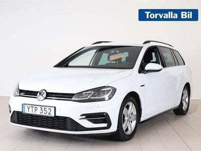 Vit Begagnad 2018 VW Golf VII R-line Kombi | 204 900 kr (Marknadspris)