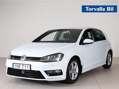 Vit Begagnad 2016 VW Golf VII R-line Halvkombi | 164 900 kr (Marknadspris)