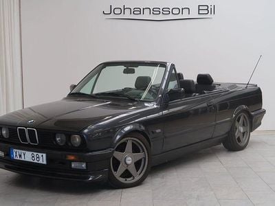 Svart Begagnad 1989 BMW 325 Cabriolet Cab | 139 900 kr