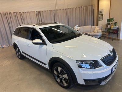 Vit Begagnad 2016 Skoda Octavia Scout Business Line Kombi | 172 900 kr (Marknadspris)