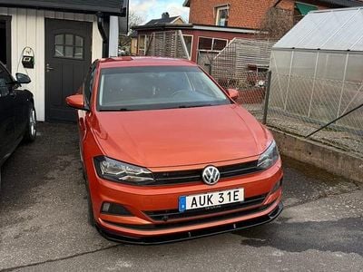 Begagnad VW Polo 95 HK (69 kW) 2019 Orange/svart Halvkombi