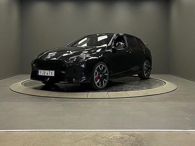 Svart Begagnad 2026 BMW 120 Comfort Edition Halvkombi | 425 000 kr