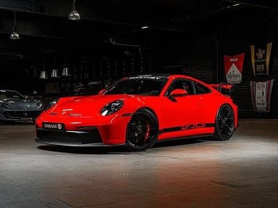 Begagnad Porsche 992 510 HK (375 kW) 2022 Röd