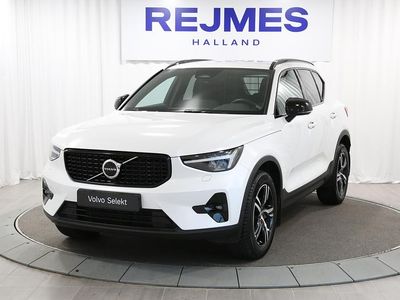 Vit Begagnad 2023 Volvo XC40 Plus SUV | 379 500 kr (Marknadspris)