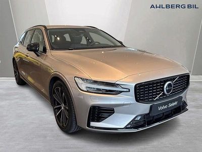 Grå Begagnad 2025 Volvo V60 Plus Kombi | 449 500 kr